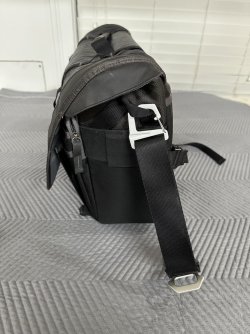 MINDSHIFT Exposure 15 Shoulder Camera Laptop Bag - Black Used, Intact and clean